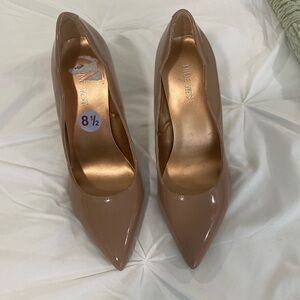 New Heels size 8.5 nude color